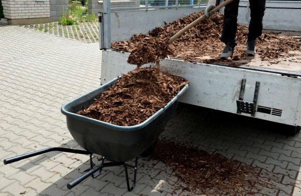 Bulk Mulch Delivery in Pewaukee