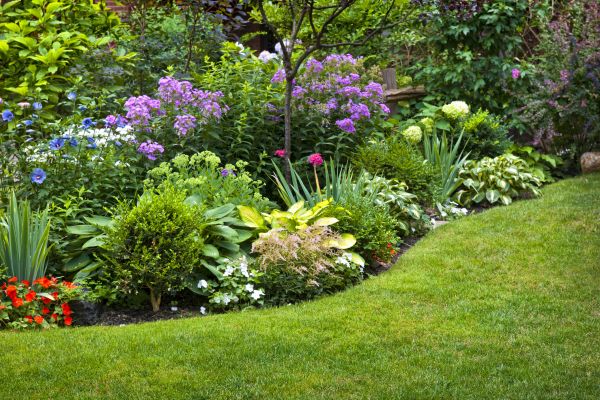 Flower Bed Service in Pewaukee